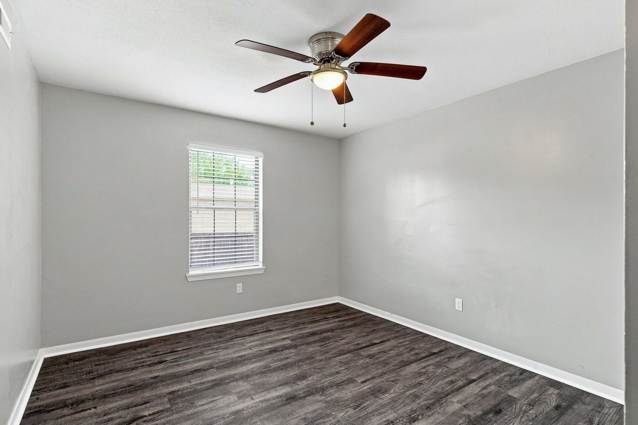 Stephens Park Apartments - Photo 7 of 9