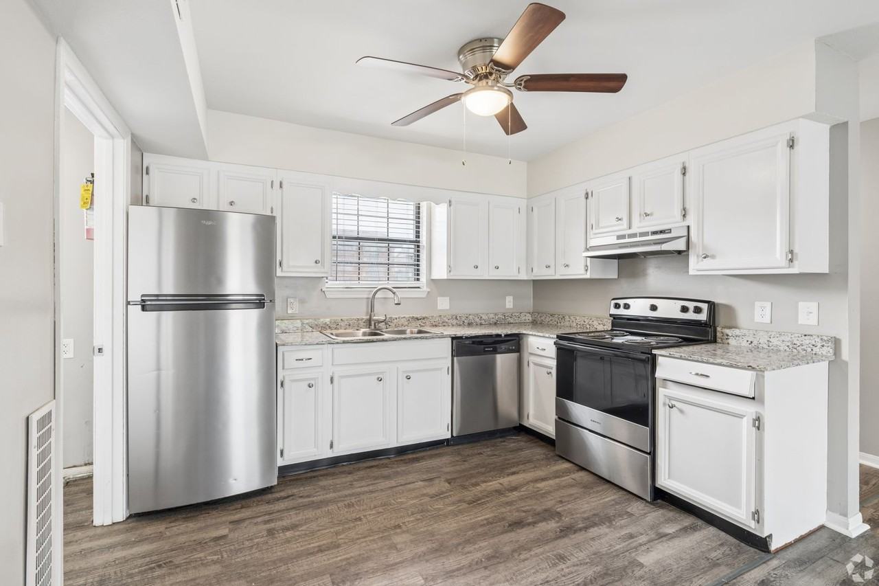 Stephens Park Apartments - Photo 3 of 9