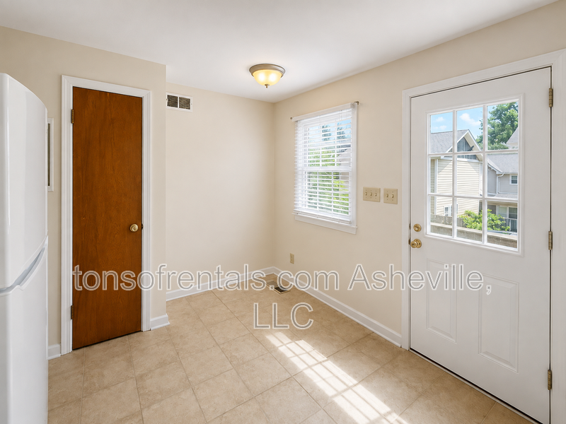 127 Aurora Dr - Photo 6 of 11