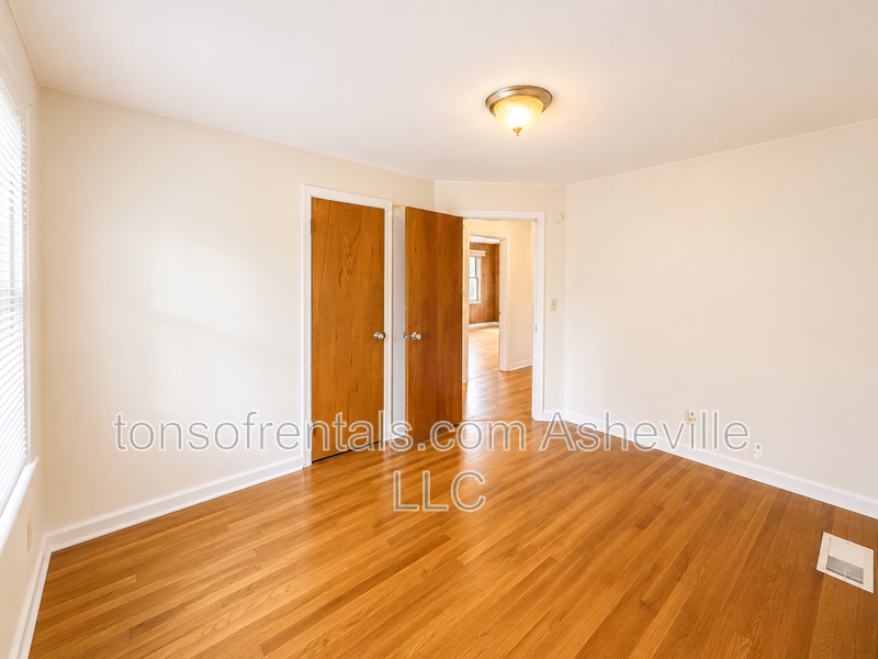127 Aurora Dr - Photo 7 of 11