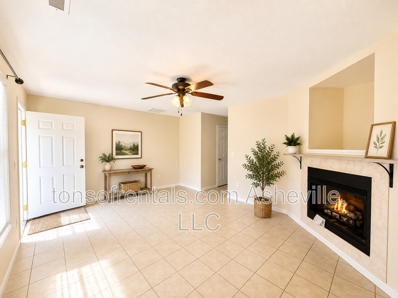 28 Rotunda Cir - Photo 4 of 16