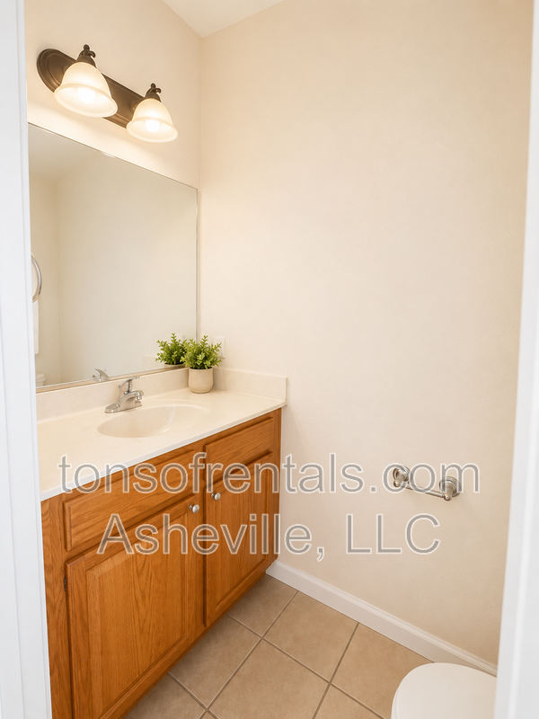 28 Rotunda Cir - Photo 7 of 16