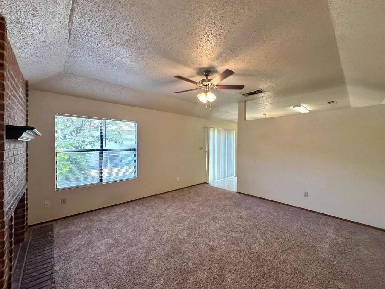 2707 Taft St - Photo 2 of 33