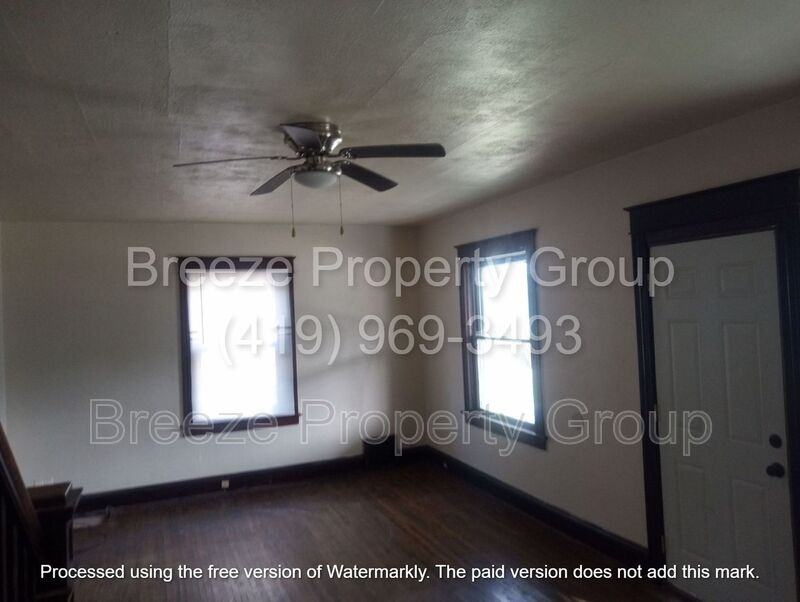 244 Knower St - Photo 2 of 10