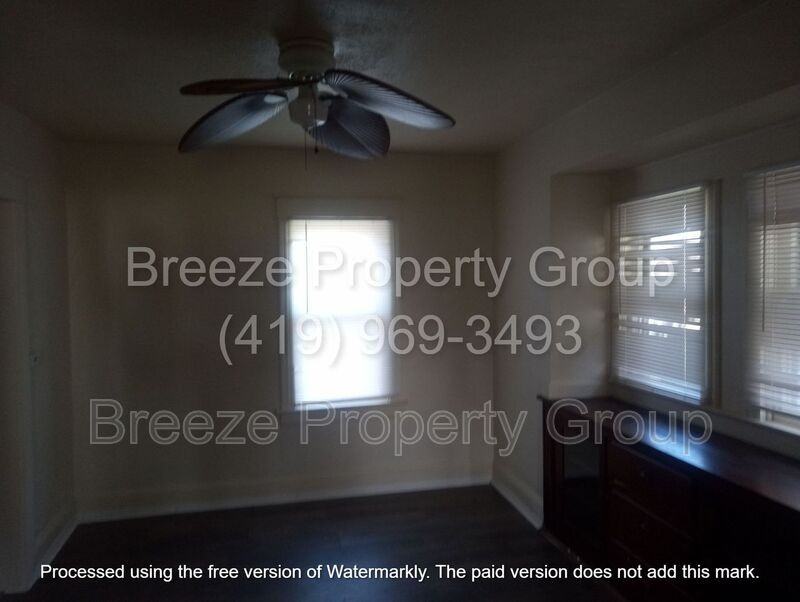 244 Knower St - Photo 3 of 10