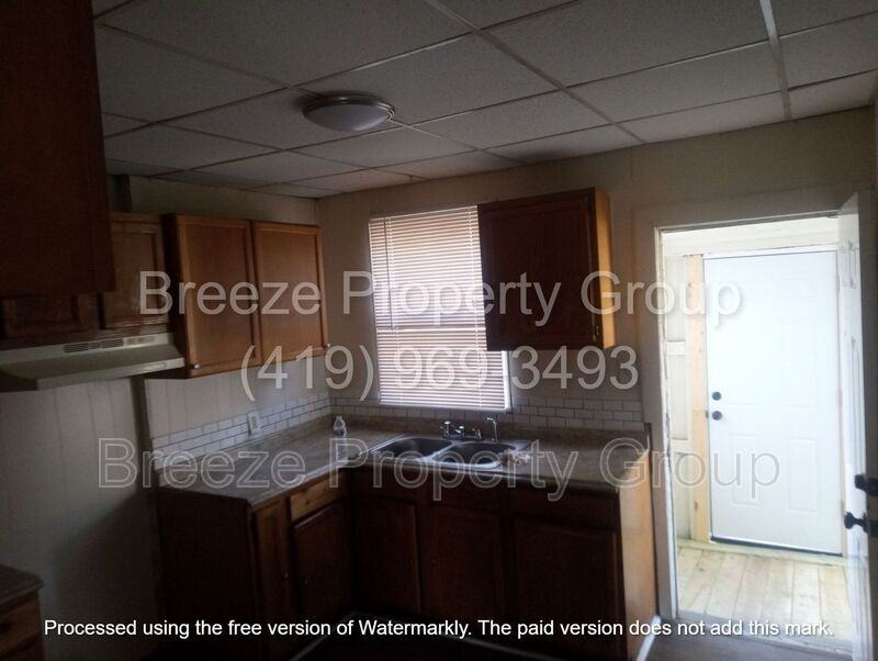 244 Knower St - Photo 4 of 10