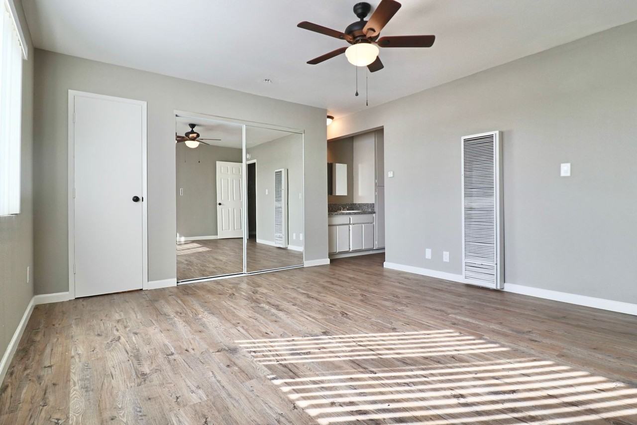 Encanto Apartments - Photo 4 of 13