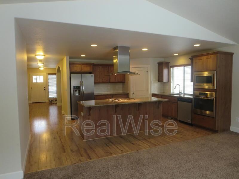3006 Ne Red Oak Dr - Photo 2 of 22
