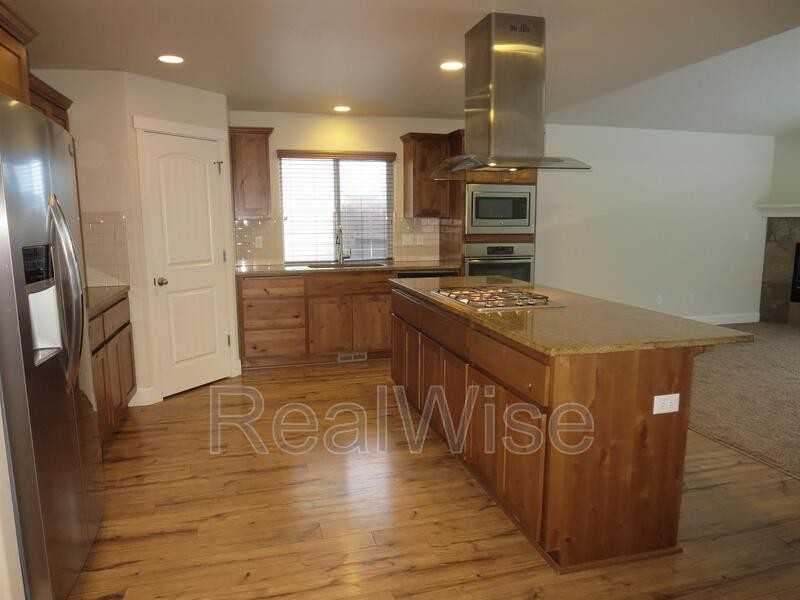 3006 Ne Red Oak Dr - Photo 3 of 22