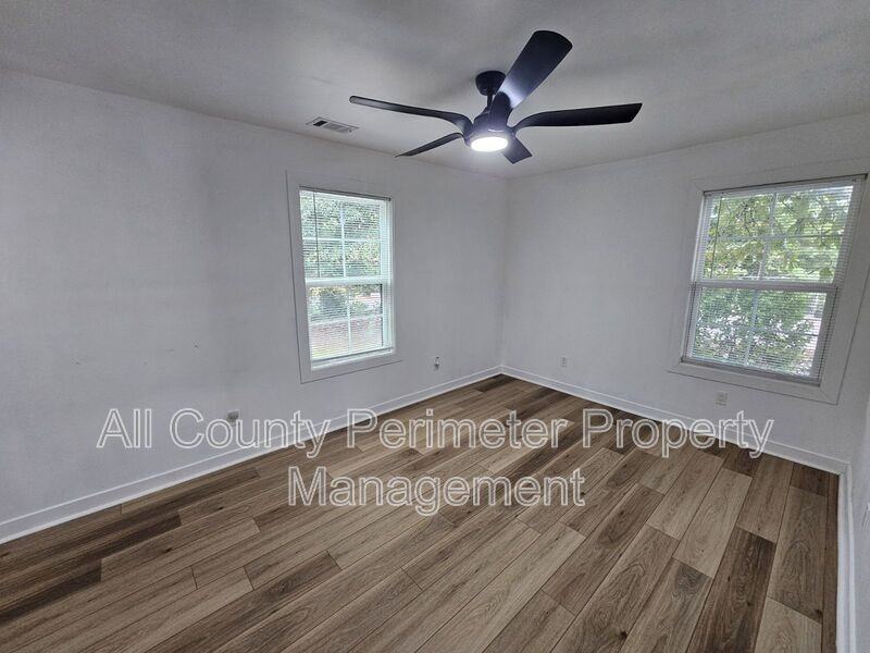 2107 Pinehurst Dr - Photo 7 of 12