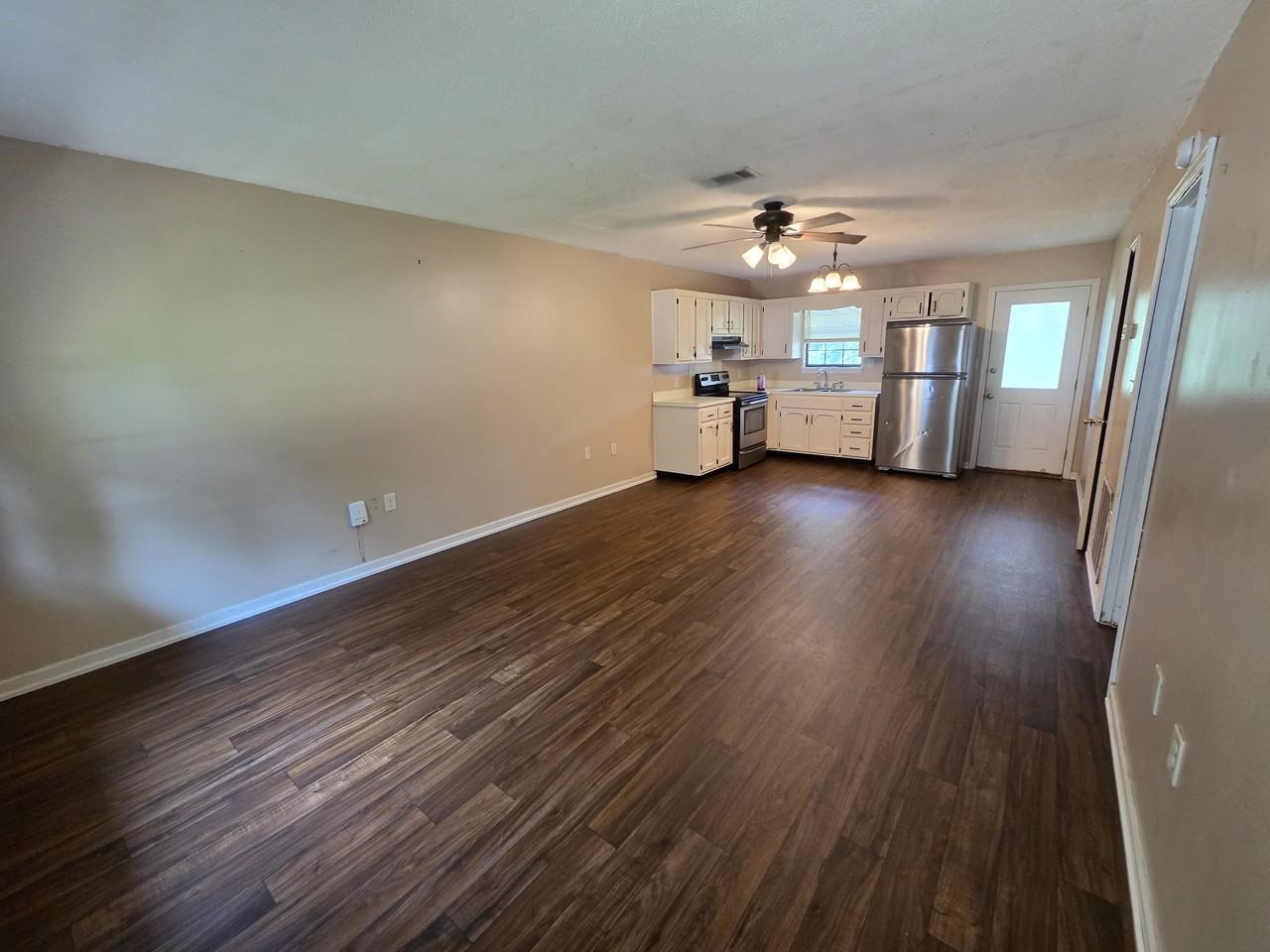 401 E Lawnwood Ave #1 - Photo 3 of 19