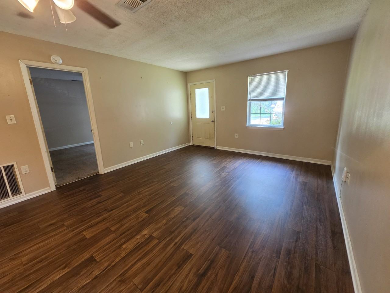 401 E Lawnwood Ave #1 - Photo 4 of 19