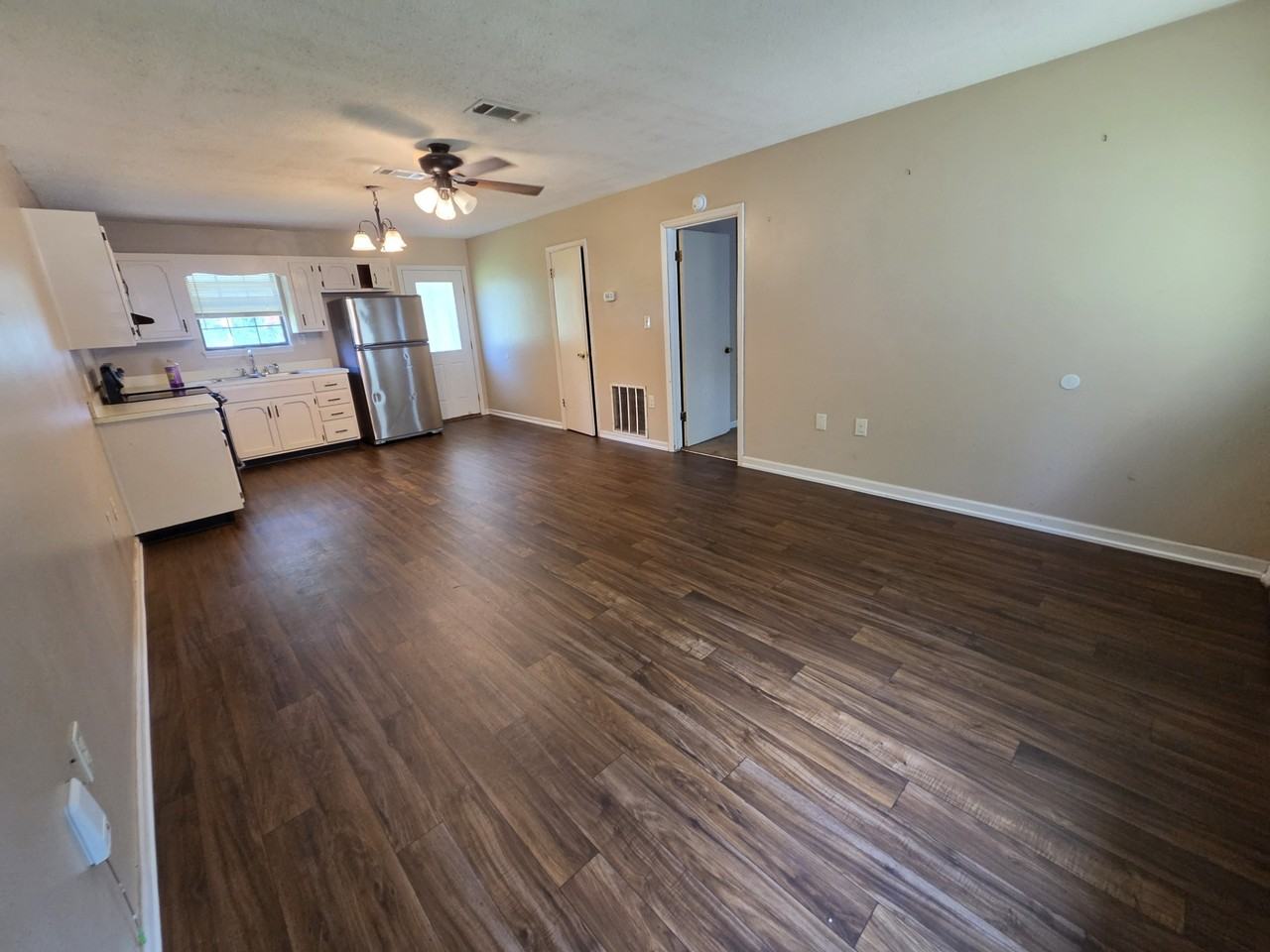 401 E Lawnwood Ave #1 - Photo 5 of 19