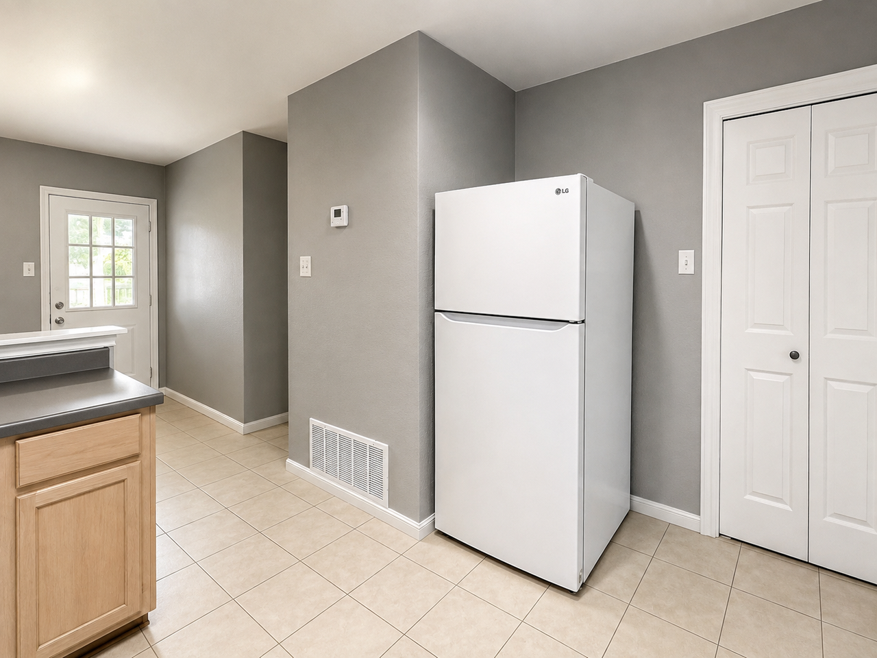 2907 Cantabrian Dr #B - Photo 5 of 11