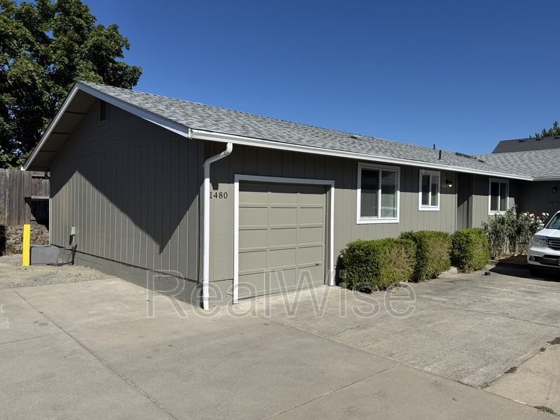 1480 Kellenbeck Ave - Photo 2 of 18