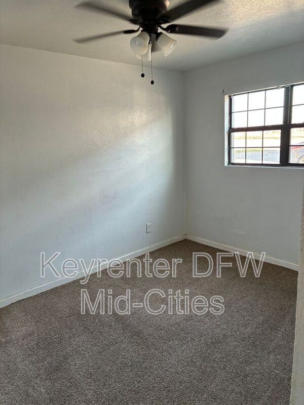 110 Franklin St #22 - Photo 4 of 7