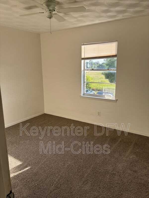 110 Franklin St #22 - Photo 5 of 7