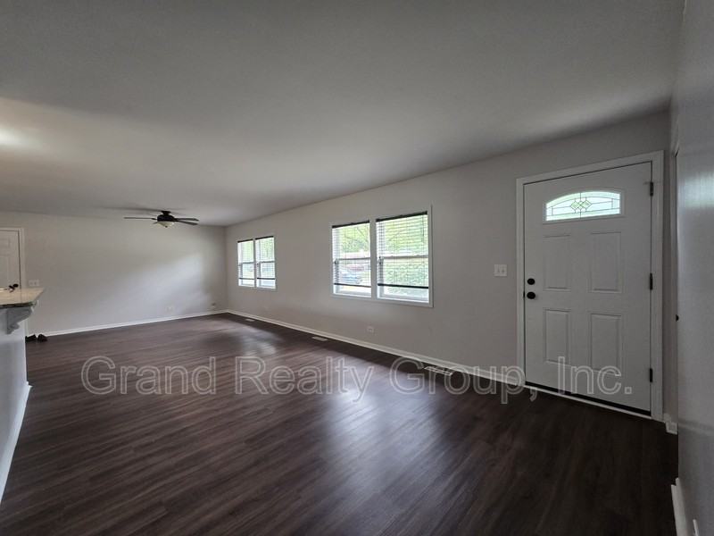 18660 W Pamela Pl - Photo 2 of 16