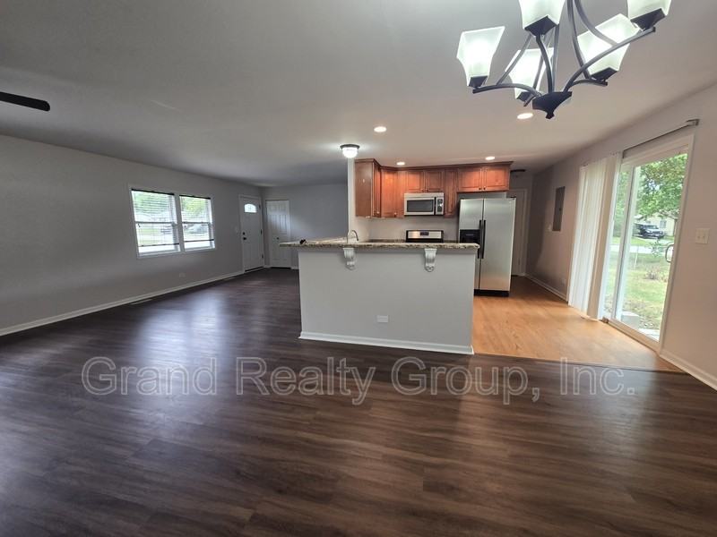 18660 W Pamela Pl - Photo 3 of 16