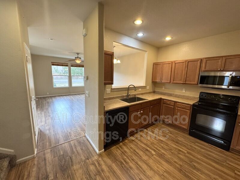 7332 Sandy Springs Pt - Photo 4 of 30