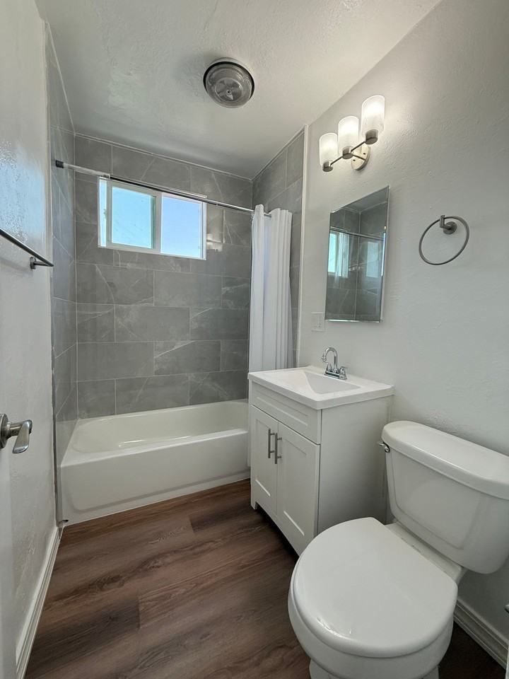 836 West 79th Street #4 - Photo 7 of 20