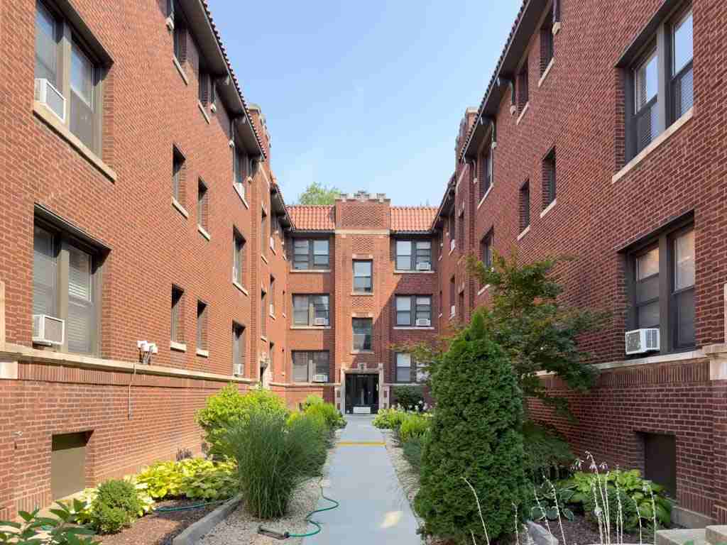 2641 N Spaulding Ave #3W