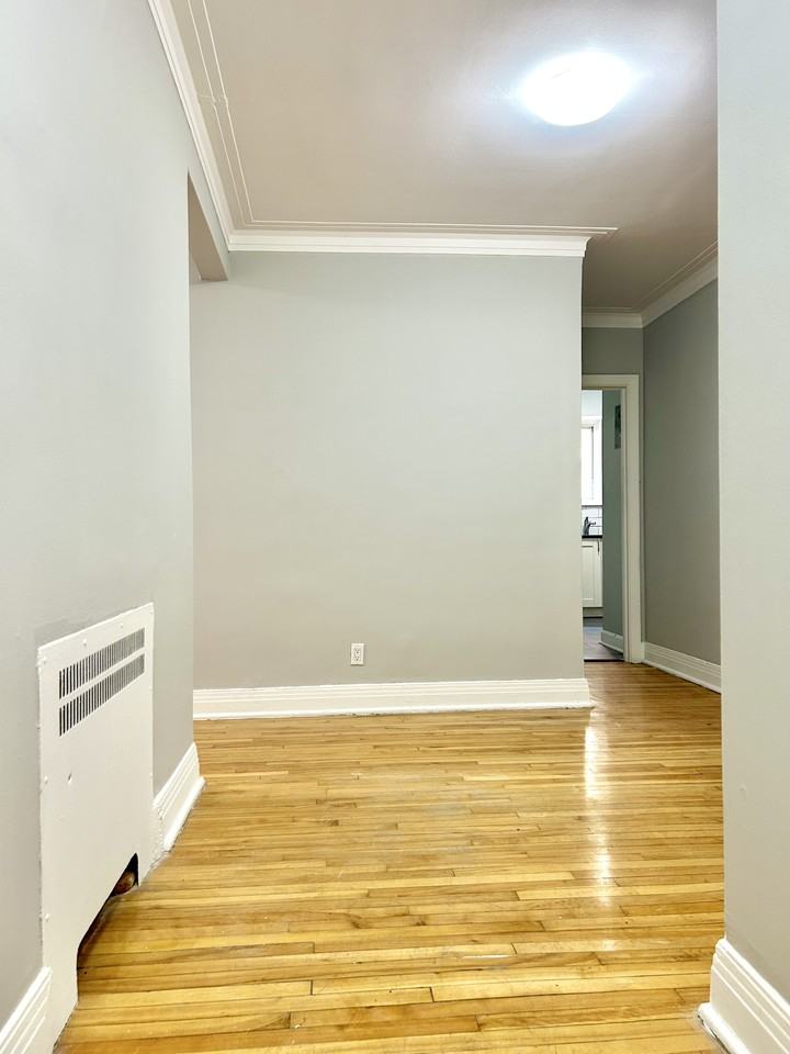 5005 Avenue Macdonald #16 - Photo 3 of 11