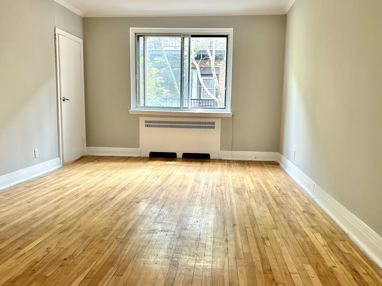 5005 Avenue Macdonald #16 - Photo 4 of 11