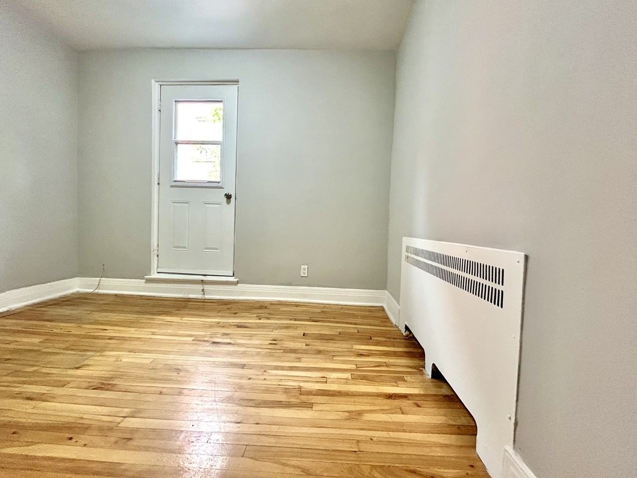 5005 Avenue Macdonald #16 - Photo 5 of 11