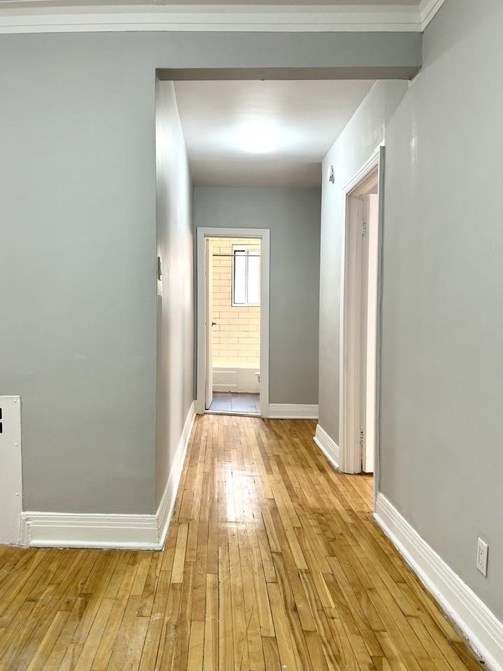 5005 Avenue Macdonald #16 - Photo 6 of 11