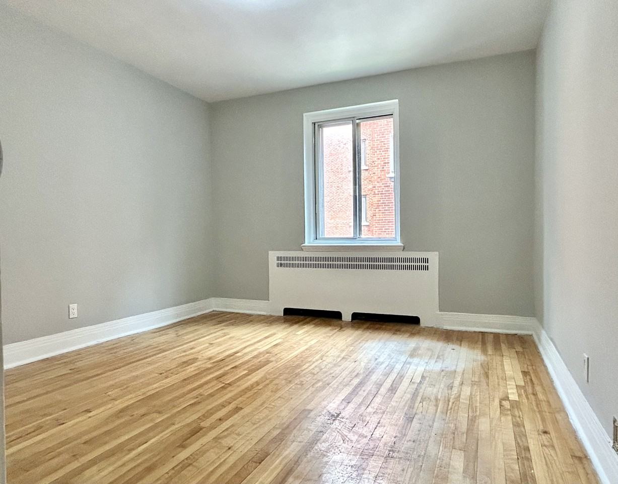 5005 Avenue Macdonald #16 - Photo 7 of 11