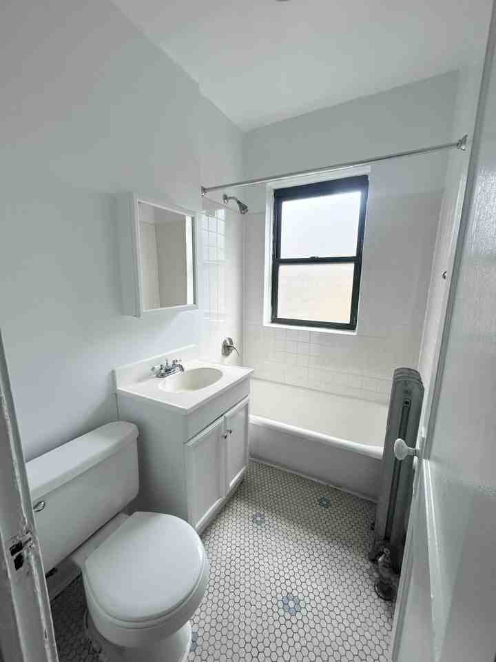 N Spaulding Ave #3B - Photo 2 of 13