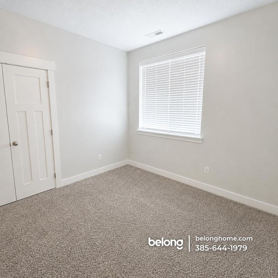 702 N 380 W - Photo 4 of 8