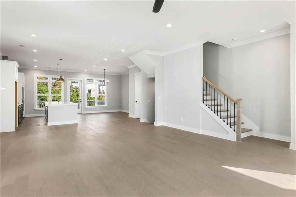 2035 Parkside Ln - Photo 7 of 45
