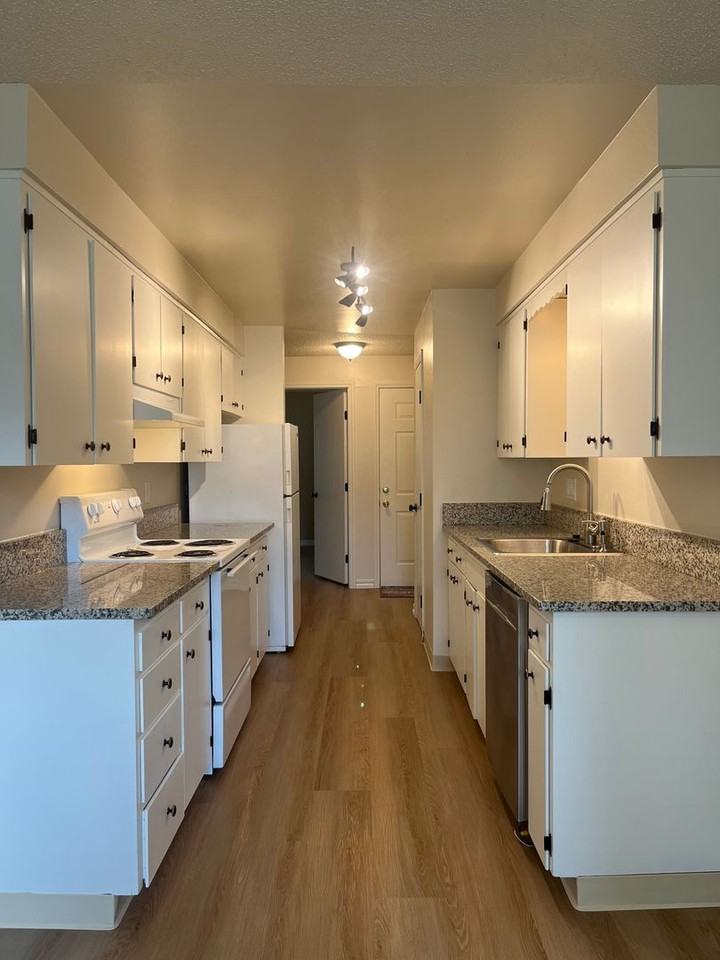 3411 3rd Ave Se - Photo 4 of 9