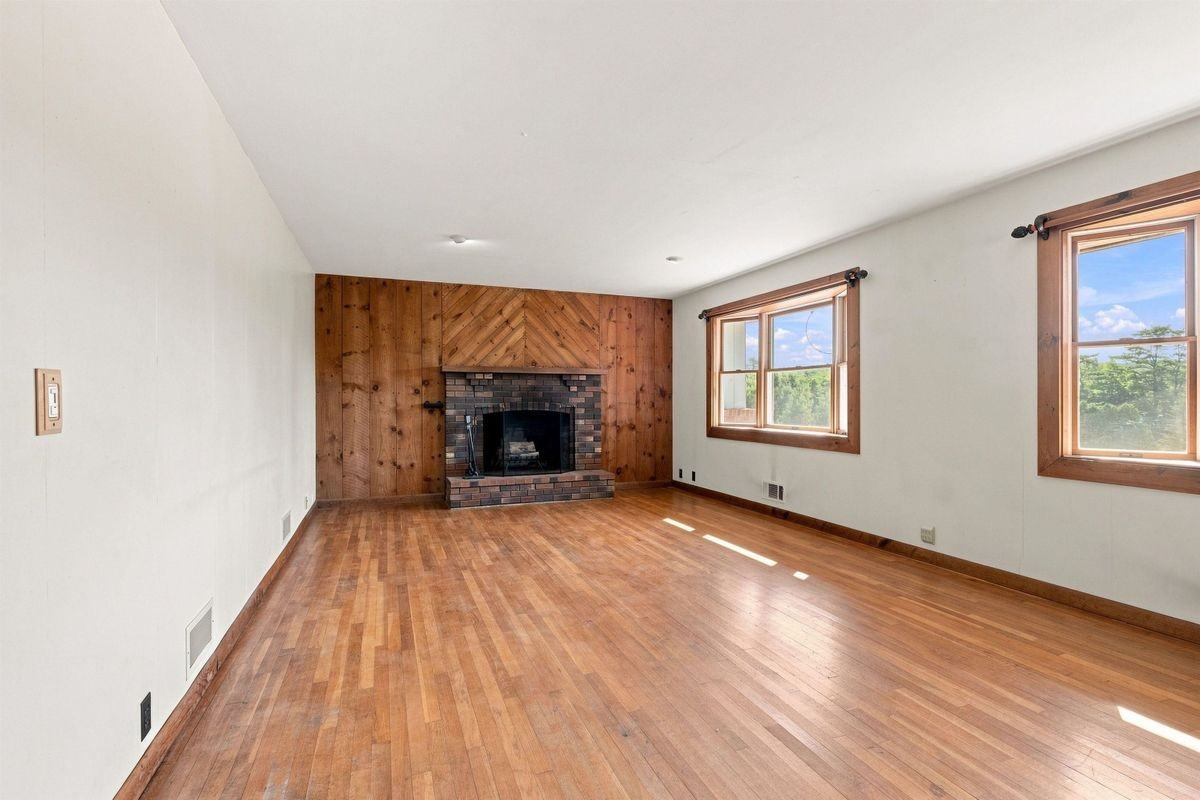 44 Suncook Valley Rd - Photo 3 of 50