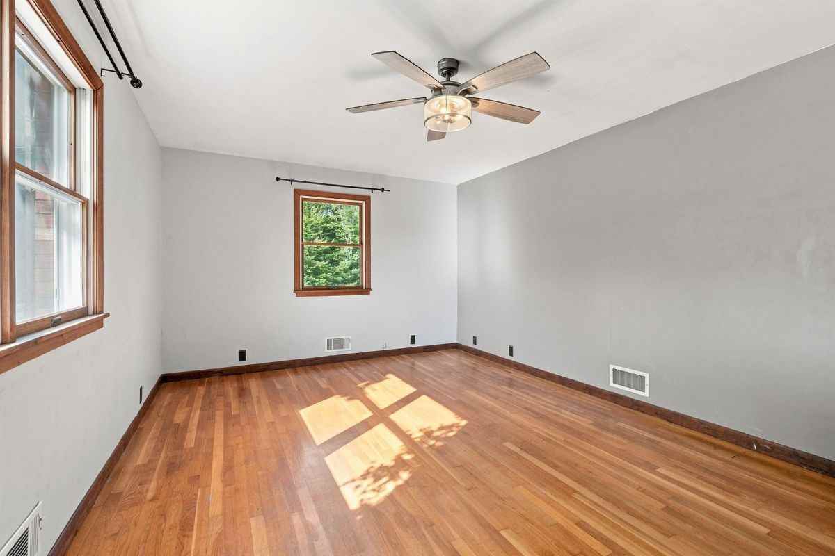 44 Suncook Valley Rd - Photo 5 of 50