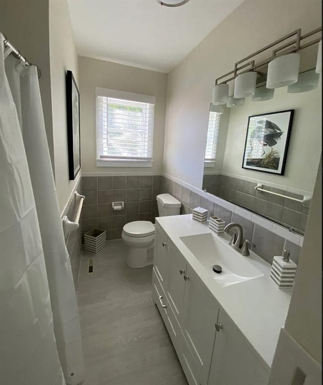 191 Coggeshall Ave ##1 - Photo 5 of 7