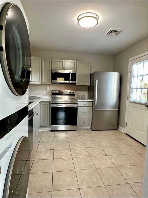 640 Lara Rd - Photo 3 of 11