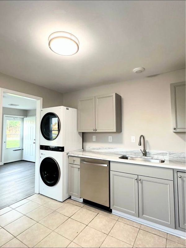 640 Lara Rd - Photo 5 of 11