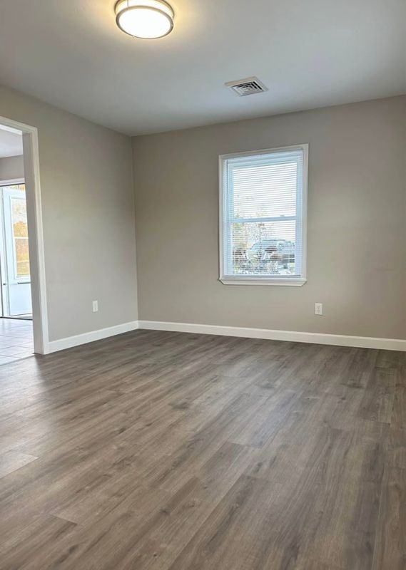 640 Lara Rd - Photo 7 of 11