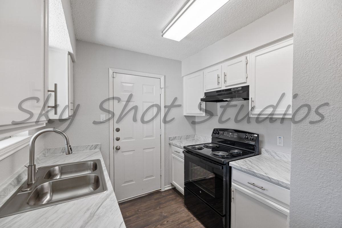 2542 Avenue H ##1 - Photo 2 of 10