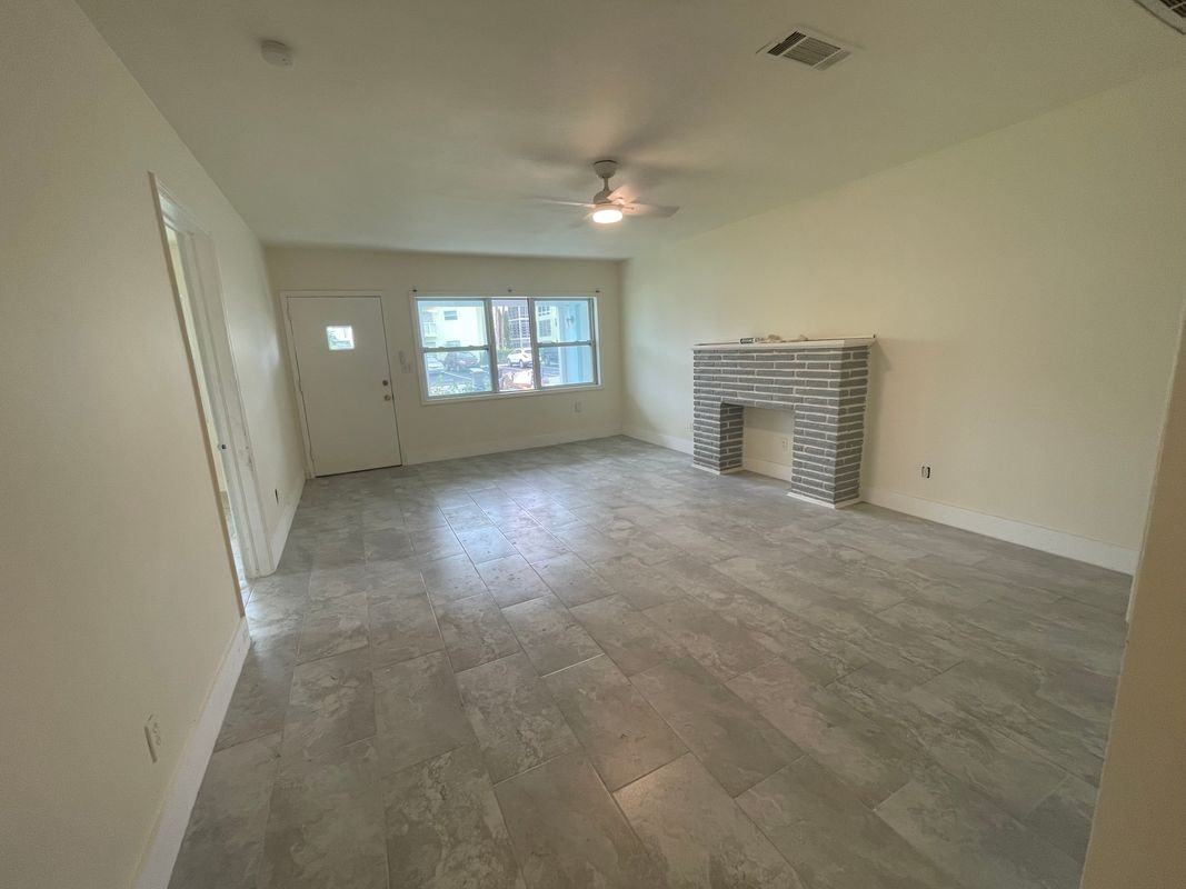 2194 Ponce De Leon Cir - Photo 3 of 12