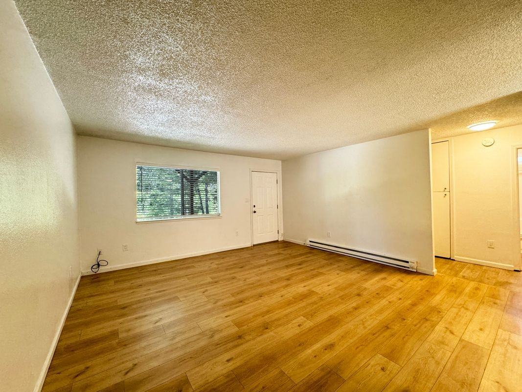 2148 Primrose Dr - Photo 5 of 23