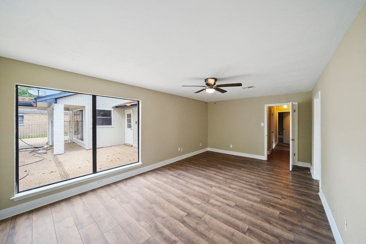 3602 Cobleskill Ct - Photo 3 of 11
