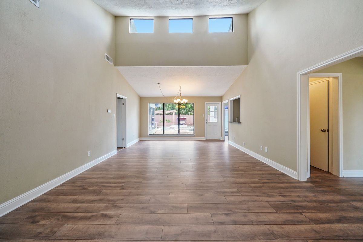 3602 Cobleskill Ct - Photo 4 of 11