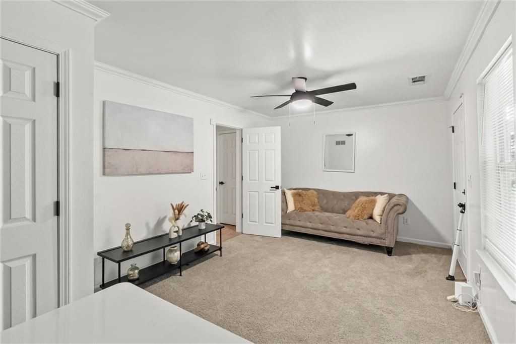 6720 Stoneleigh Way ##9 - Photo 7 of 31