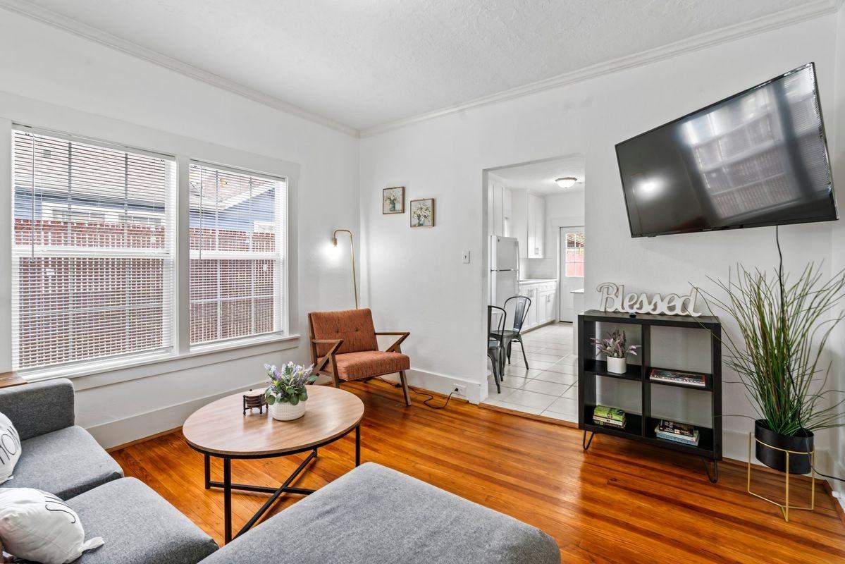 5217 Claremont St - Photo 3 of 5