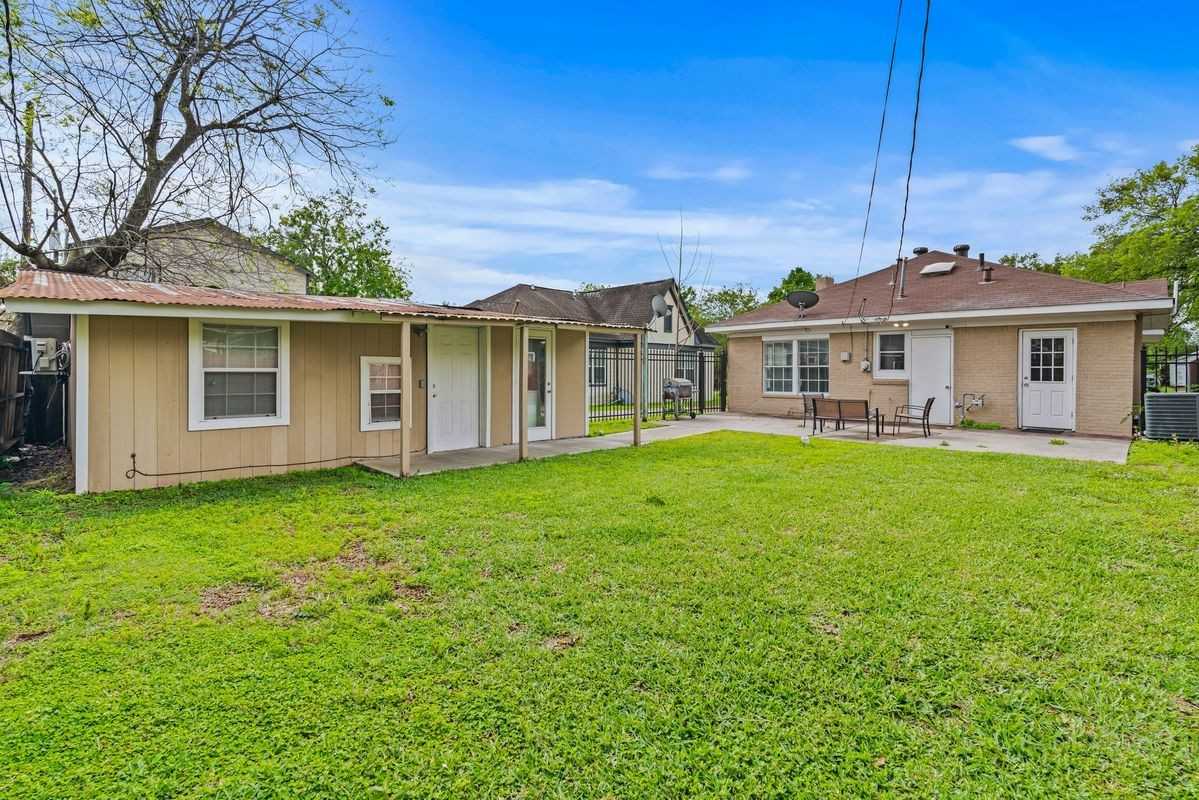 5217 Claremont St - Photo 5 of 5