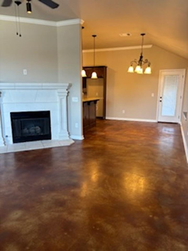 427 Dalton Ln - Photo 4 of 14